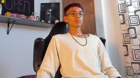 Snapshot of charlieerusso chatting on 12/16/24, 06:27 Charles Russo online show from 12/16/24, 06:27