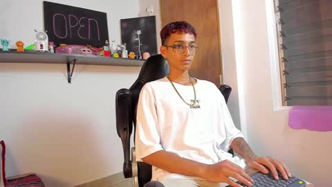 Snapshot of charlieerusso chatting on 12/24/24, 12:22 Charles Russo online show from 12/24/24, 12:22