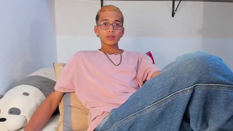 Snapshot of charlieerusso chatting on 01/16/25, 08:36 Charles Russo online show from 01/16/25, 08:36