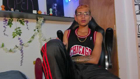 Snapshot of charlieerusso chatting on 01/25/25, 11:11 Charles Russo online show from 01/25/25, 11:11