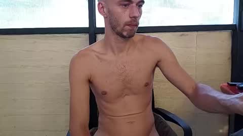 Snapshot of charlierushx chatting on 11/15/25, 04:21 charlierushx online show from 11/15/25, 04:21