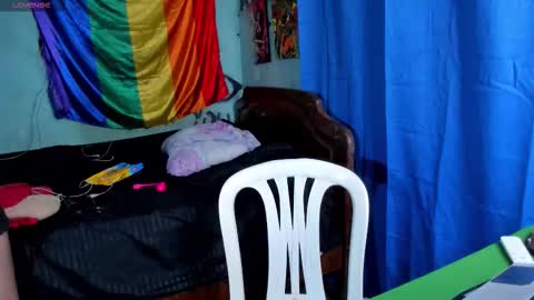 Snapshot of charlietaylorr__ chatting on 12/15/25, 01:32 Charlie online show from 12/15/25, 01:32