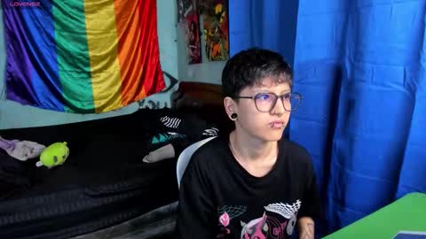 Snapshot of charlietaylorr__ chatting on 12/15/25, 09:52 Charlie online show from 12/15/25, 09:52