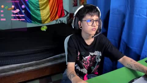 Charlie online show from 12/17/25, 09:32