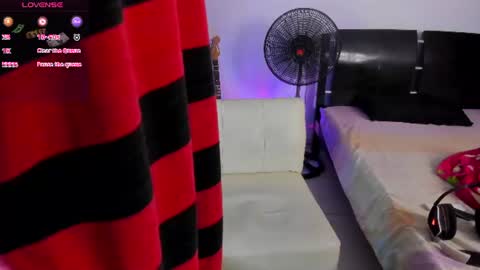Snapshot of charlietaylorr__ chatting on 06/17/26, 03:42 Charlie online show from 06/17/26, 03:42