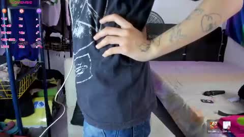 Snapshot of charlietaylorr__ chatting on 06/20/26, 12:25 Charlie online show from 06/20/26, 12:25