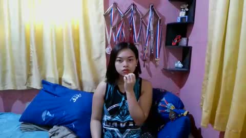 Sweetieeche online show from 04/09/26, 08:31