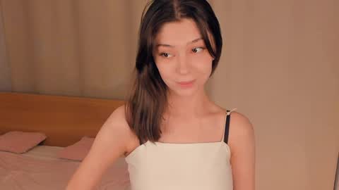 Yumi online show from 04/19/26, 08:00