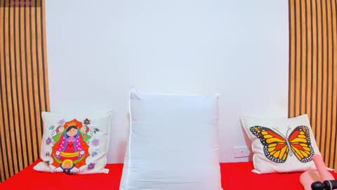 Snapshot of charlize_aniston2 chatting on 11/07/25, 02:11 Charlize online show from 11/07/25, 02:11