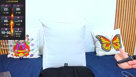 Snapshot of charlize_aniston2 chatting on 11/21/25, 02:10 Charlize online show from 11/21/25, 02:10