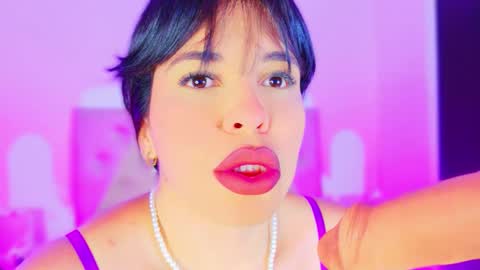 Charloott Evans online show from 10/07/25, 07:22