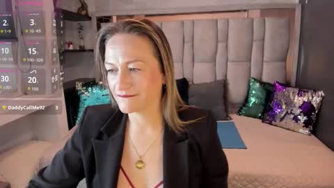 Charlot milf online show from 10/14/25, 12:06