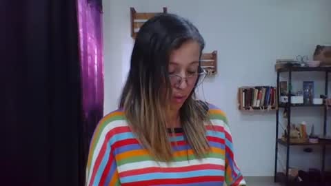 Snapshot of charlot_ponze chatting on 11/24/25, 07:24 charlott online show from 11/24/25, 07:24