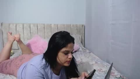 Snapshot of charlot_walker chatting on 12/17/25, 02:17 Charlote Walker online show from 12/17/25, 02:17