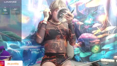 Snapshot of charlotbelucci_ chatting on 01/16/25, 01:36 Ale punky online show from 01/16/25, 01:36