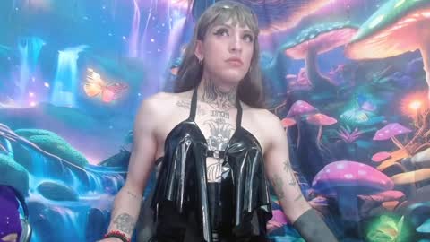 Snapshot of charlotbelucci_ chatting on 01/25/25, 12:06 Ale punky online show from 01/25/25, 12:06