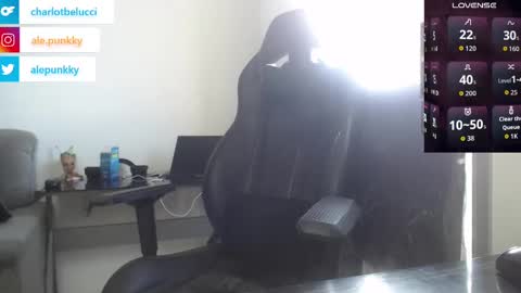 Snapshot of charlotbelucci_ chatting on 10/24/25, 07:54 Ale punky online show from 10/24/25, 07:54