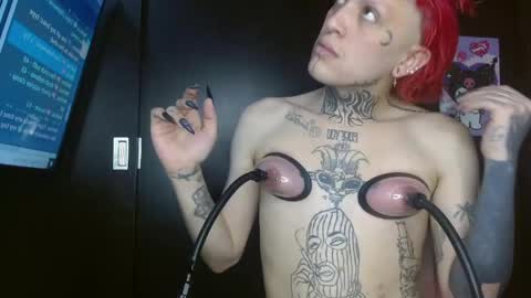 Snapshot of charlotbelucci_ chatting on 04/28/26, 02:22 Ale punky online show from 04/28/26, 02:22