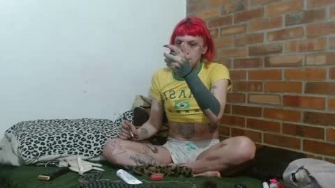 Snapshot of charlotbelucci_ chatting on 05/01/26, 08:30 Ale punky online show from 05/01/26, 08:30