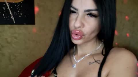 CHARLOTTE online show from 12/22/25, 03:47