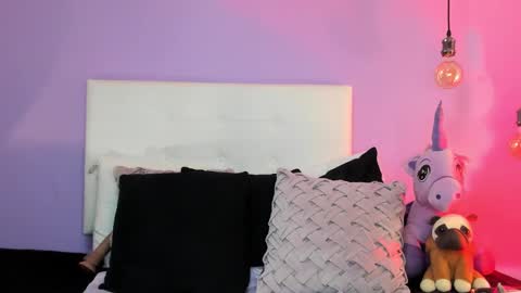 Char 3 online show from 09/15/25, 03:56