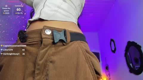 Snapshot of charlotte__benett chatting on 02/01/25, 10:59 Charlotte online show from 02/01/25, 10:59