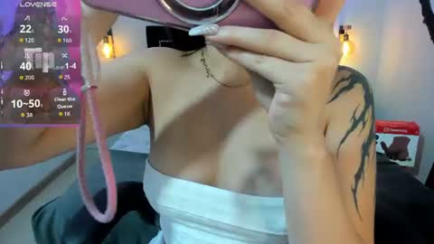 Snapshot of charlotte__benett chatting on 06/26/26, 05:56 Charlotte online show from 06/26/26, 05:56