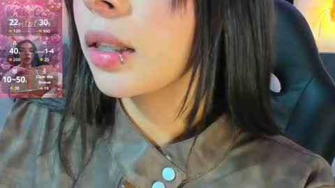 Snapshot of charlotte__benett chatting on 07/01/26, 04:14 Charlotte online show from 07/01/26, 04:14