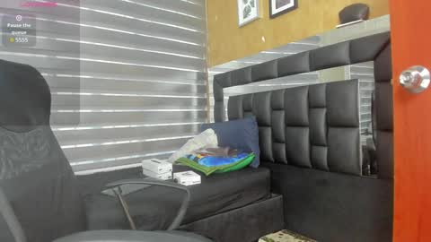 Snapshot of charlotte__g chatting on 01/21/25, 11:46 charlotte online show from 01/21/25, 11:46