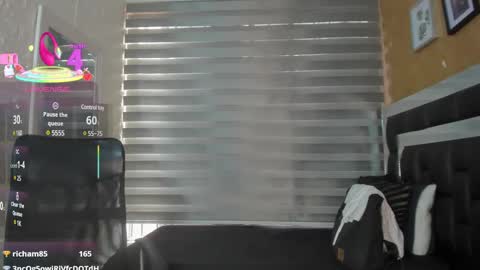 Snapshot of charlotte__g chatting on 03/07/25, 07:27 charlotte online show from 03/07/25, 07:27