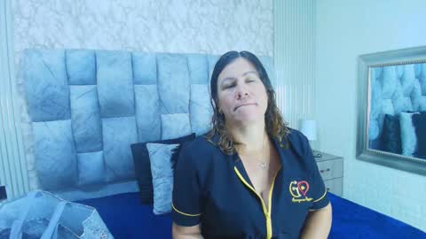 Snapshot of charlotte__g chatting on 09/18/25, 11:23 charlotte online show from 09/18/25, 11:23