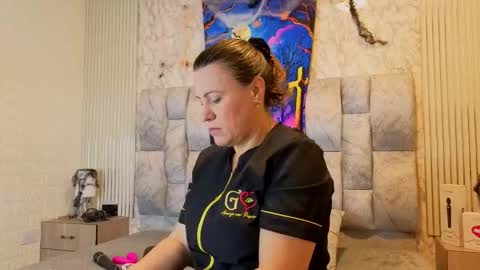 Snapshot of charlotte__g chatting on 10/16/25, 11:11 charlotte online show from 10/16/25, 11:11
