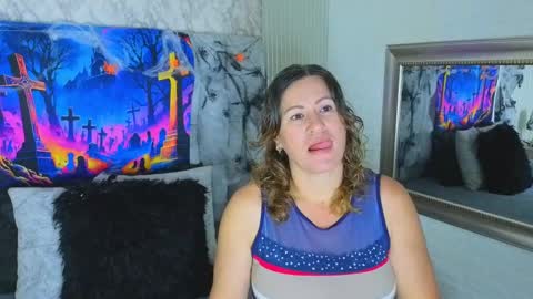Snapshot of charlotte__g chatting on 10/22/25, 11:32 charlotte online show from 10/22/25, 11:32