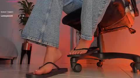 charlotte  grey online show from 11/13/25, 09:03