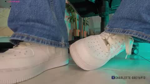 charlotte  grey online show from 01/05/26, 08:01