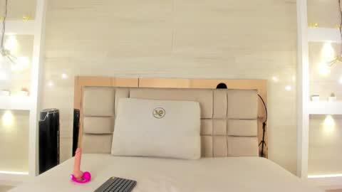 Charlotte colee online show from 01/14/26, 12:00