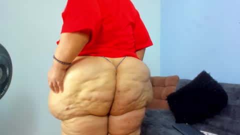 Snapshot of charlotte_curvy_ chatting on 03/11/25, 08:09 Angelica Charlotte online show from 03/11/25, 08:09