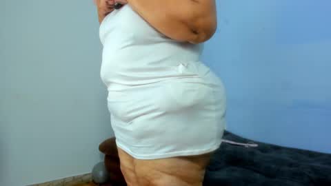 Snapshot of charlotte_curvy_ chatting on 03/11/25, 11:37 Angelica Charlotte online show from 03/11/25, 11:37