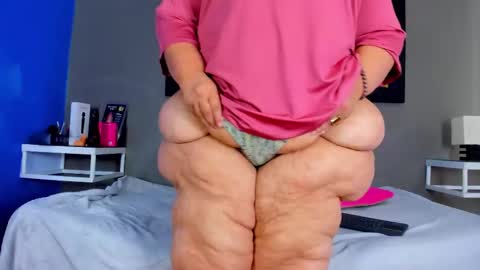 Snapshot of charlotte_curvy_ chatting on 11/22/25, 02:38 Angelica Charlotte online show from 11/22/25, 02:38