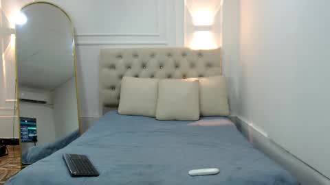 Snapshot of charlotte_dante212 chatting on 12/02/25, 03:34 charlottte y dante online show from 12/02/25, 03:34