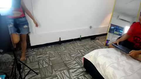 Snapshot of charlotte_dante212 chatting on 12/05/25, 04:21 charlottte y dante online show from 12/05/25, 04:21