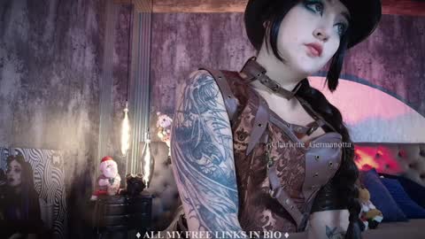 Snapshot of charlotte_germanotta_ chatting on 01/07/25, 05:20 Charlotte online show from 01/07/25, 05:20