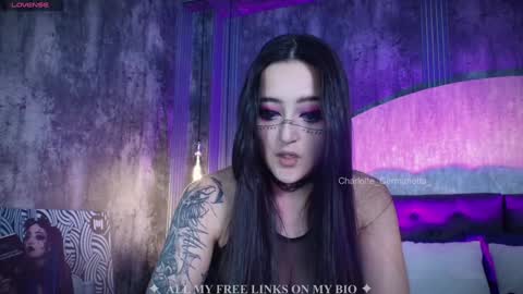 Snapshot of charlotte_germanotta_ chatting on 01/20/25, 05:06 Charlotte online show from 01/20/25, 05:06