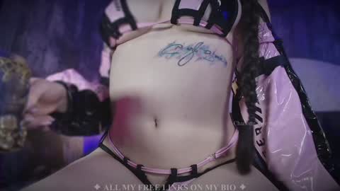 Snapshot of charlotte_germanotta_ chatting on 03/07/25, 06:33 Charlotte online show from 03/07/25, 06:33