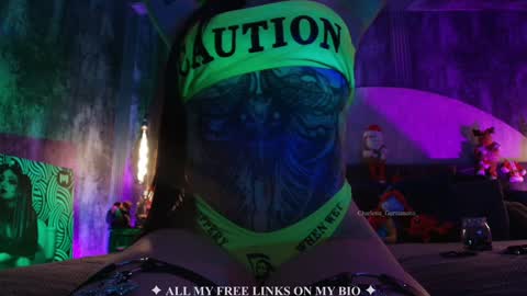 Snapshot of charlotte_germanotta_ chatting on 11/19/25, 04:29 Charlotte online show from 11/19/25, 04:29