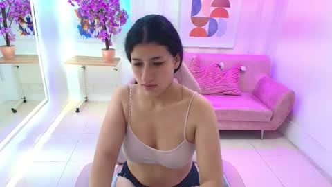 charlotte_milleers online show from 01/06/26, 03:43