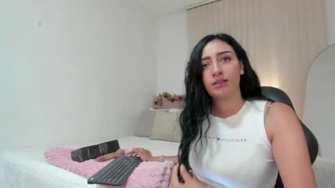 Snapshot of charlotte_pleasure chatting on 06/03/26, 09:56 Charlotte online show from 06/03/26, 09:56
