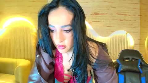 Charlotte  online show from 01/14/26, 02:50