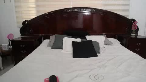 Snapshot of charlotte_russo_ chatting on 11/18/25, 07:07 Charlotte online show from 11/18/25, 07:07