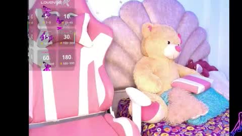 charlotte_walker1 online show from 02/01/26, 09:19